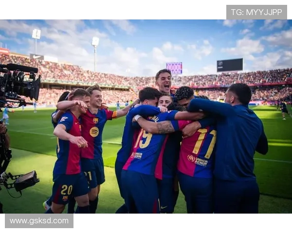 皇马今日训练吸引琼阿梅尼贝林厄姆巴尔韦德等球星参与